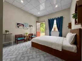 Eden House & Coffee Con Dao