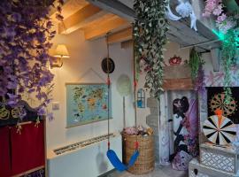 Maison féérique et ludique, avec jeux de piste, hôtel à Saint-Romain-le-Preux