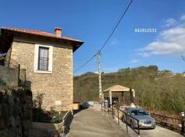 Casa Elena Cangas de Onis con WiFi y parking gratuito