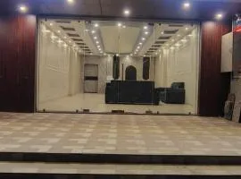 THE HOLIDAY INN ROOMS and BANQUET HALL