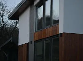 Domivka котедж із чаном-джакузі, каміном і кіно-зоною у Cлавську