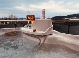 Luxus-Penthouse mit Whirlpool, risieger Panoramaterrasse & Tischfußball für bis zu 8 Personen, ξενοδοχείο σε Waldkirchen