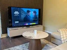 A 2 Bed Luxury Cottage in the heart of 100 Acres