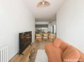 Modern room in spacious T7 in Paris 20