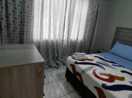 Mama R's Hostel life experience, hostel σε Newcastle