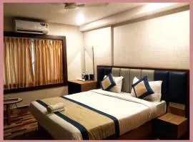 Chaitanya Vihar Road Hotel Vrindavan Riddhi # Siddhi -Sadan - Bankey Bihari Temple - Prem Temple - Premanand Maharaj - Free Wifi # Free Parking Facilities - Fully Air conditioning Luxuary Room - Top Rated Hotel In Vrindavan