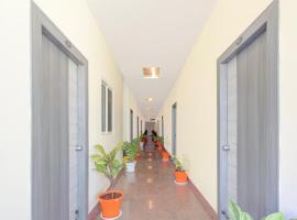 Hotel O SRINIVASA RESIDENCY, khách sạn ở Pedda Ambarpet