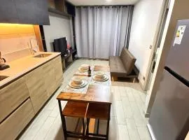 Air conditioning Beautiful downtown apartment