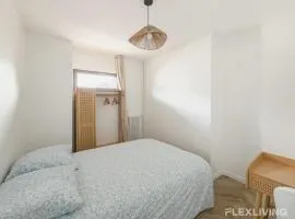 Idéal room in spacious T7 in Paris 20