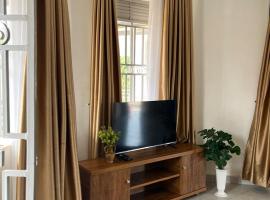 Ashok Apartments APT C – hotel w mieście Buzzi