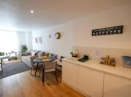 Whitesky Coastal Retreat- Eastborne