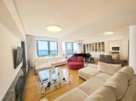 Premium Seafront Suite
