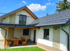 Haloze na dlani - Haloze in your hand, hiša s pogledom na hribe - a house vith a view of hills, hotel em Gruškovec