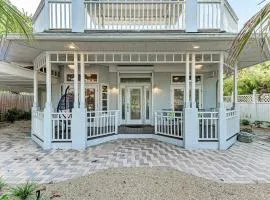 Cottage on Lido Key - One block to Beach Pool
