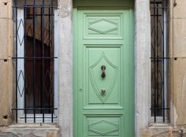 D'une maison à l'autre, hotel di Cépie