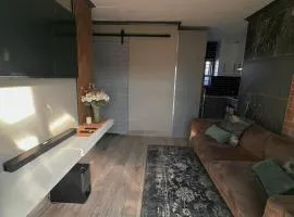 29 on Windsor main house