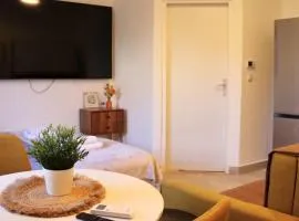 Cozy Studio w Floor Heating & King Size Bed