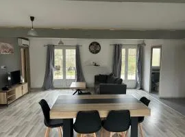 Maison de campagne très lumineuse au calme