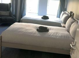 Whole property in Kirkcaldy Fife, hotel i Fife