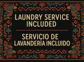 Starlink Wi-Fi, 4min to Beach & Downtown, Laundry Service Included, PetsOK