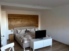 Ferienapartment Fuchsfarm, hotel in Hirschegg