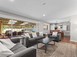 Rest & Play- Fire pit, Grill, PingPong- Walk 2 LSU, hotel a Baton Rouge