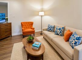 Venice Beach Getaway Steps from the Ocean Marina and Boardwalk, serviced apartment in Los Angeles