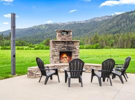 Little Pine Lodge - Minutes from Tamarack Resort, Hotel in Cascade