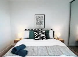 KozyGuru | Box Hill | Elegant City Hideaway