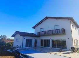 Villa turon, ξενοδοχείο σε Villefranque