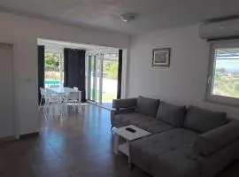 Nane Garden house with heat pool