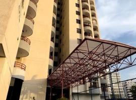 Apartamento Rodadero Con Piscinas y Cancha de Tennis, ξενοδοχείο σε Rodadero