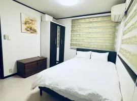 Winter Sale Direct access to each spot Near by Station 9mins to Ikebukuro 10mins to Ueno 13mins to Shinjuku Whole House 3 Bedrooms Max for 8