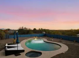 New Sonoran Oasis pool hot Tub Sleeps 12