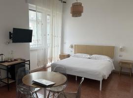 Giardino del Geco, hotel con estacionamiento en Br&iacute;ndisi