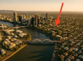 Brisbane CBD - 2BR - Sleeps 6 - Snacks WIFI - Parking