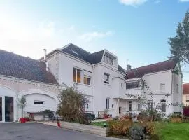 Awesome Home In Huby Saint Leu With Wifi