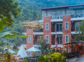 Benighāt에 위치한 호텔 Trishuli Riverside Resort