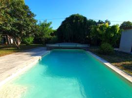 L'Escandihado, Hotel in Saint-Étienne-du-Grès