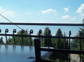 Apartment Forest and Lake, holiday rental in Lagadin