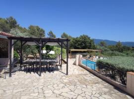 Au petit bonheur, hotel a Carnoules