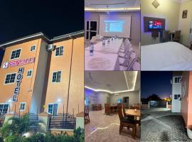 Senalli Hotel, hotel in Koforidua