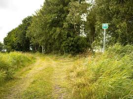 6 person holiday home in Nibe-By Traum, hotel v destinaci Nibe