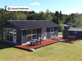 6 person holiday home in Nibe-By Traum, hotel in Nibe