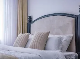 Modern 1 BR City views Kilimani 12th floor Luxury