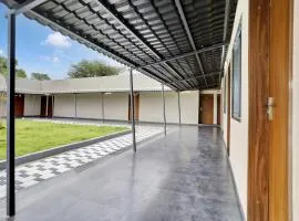 Hotel O Mint Leaf & Lodging