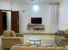 2 chambres salon climatisé à missèbo TTC électricité inclus