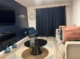 Corporate 3 bedroom home with free parking sleeps 7