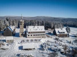 Hotel Královka, отель с гидромассажными ваннами в городе Бедржихов