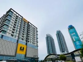 Clouds View Executive Serviced Apartments Fronting Centaurus Mall Islamabad